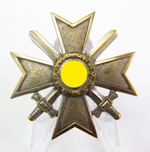Kriegsverdienstkreuz 1. Klasse mit Schwertern 1939, Buntmetall