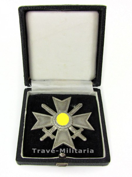 Kriegsverdienstkreuz 1. Klasse mit Schwertern im Etui