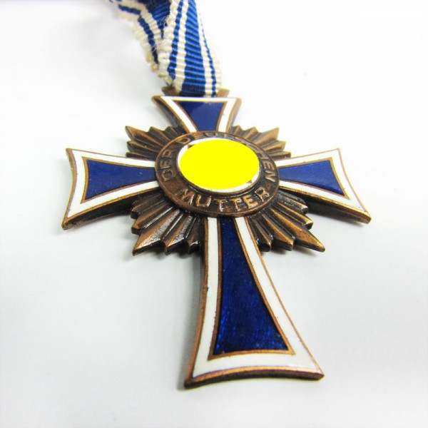 Ehrenkreuz der deutschen Mutter Bronze