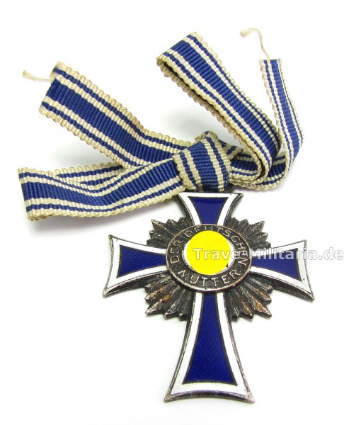 Ehrenkreuz der Deutschen Mutter in Silber an Bandschleife